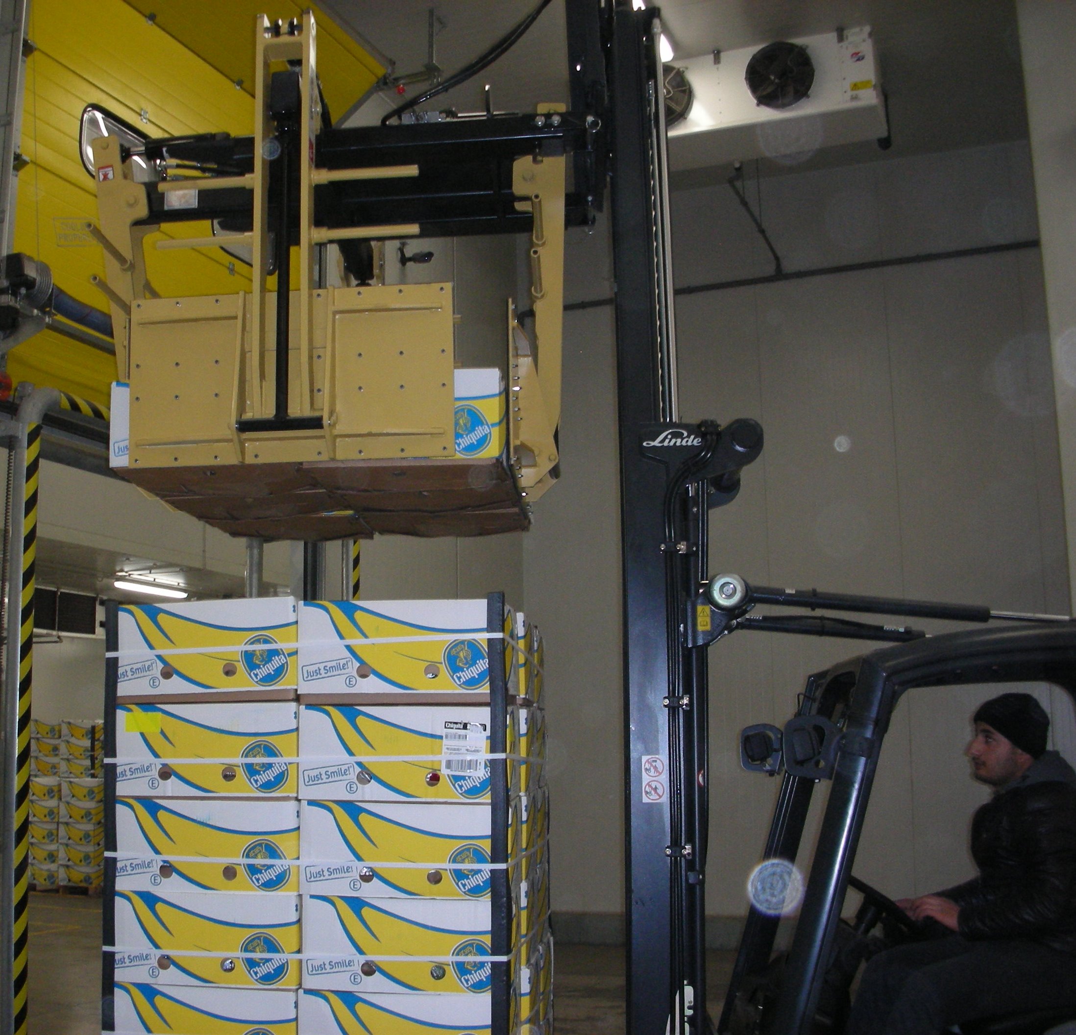 B&B Attachments Provides a Layer Picking Solution for Fresh Fruit and Vegetable Supplier