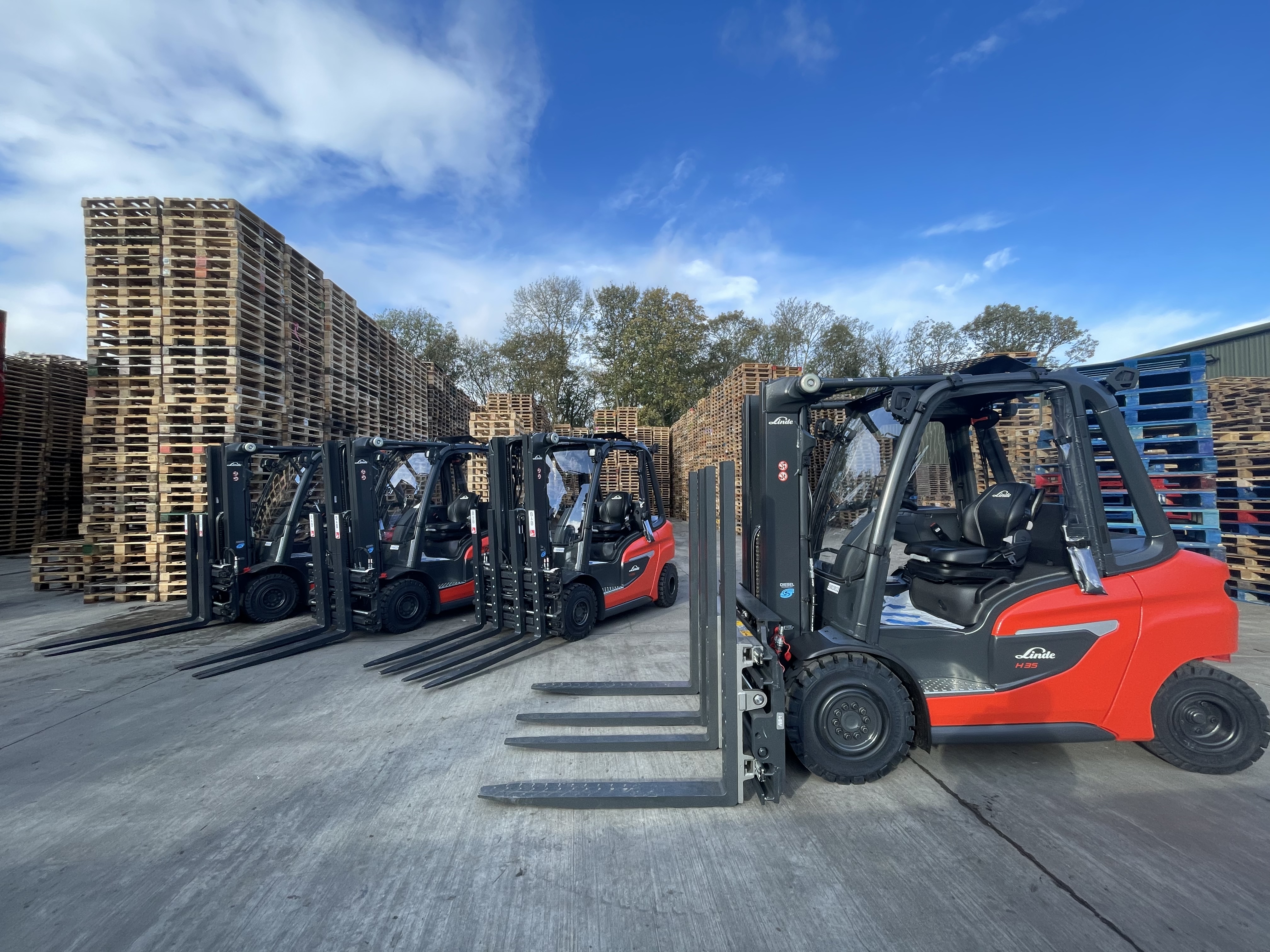 KAUP Attachments make pallet handling effortless at Junction 4 Pallets